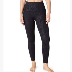 Beyond Yoga Black Croc-Embossed Sportflex High-Waist Capri Leggings